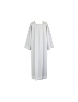 Sacerdote alba corte romano