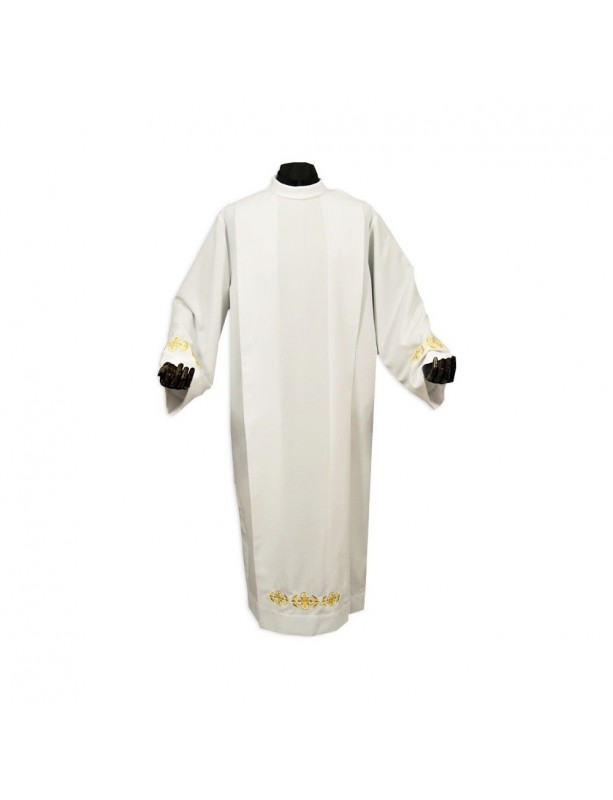 Priesteralbe mit Goldstickerei