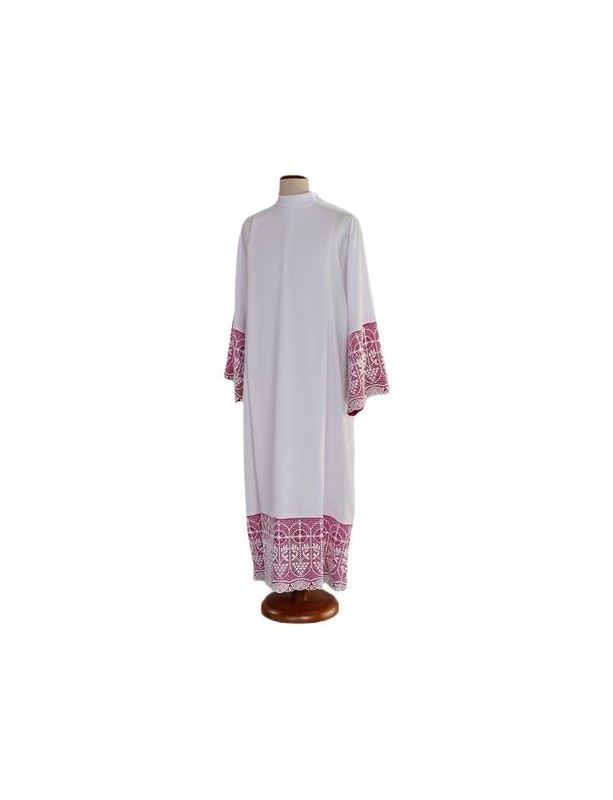 Weiße Priesteralbe mit kanonischem Futter