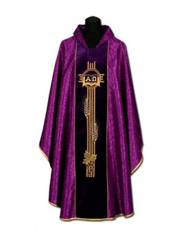Casulla de damasco, cinturón de terciopelo