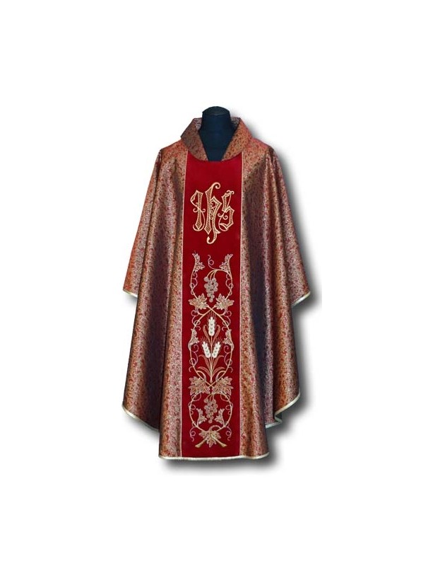 Casulla bordada roja, cinturón de terciopelo