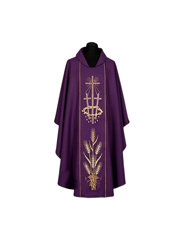 Chasuble embroidered crosses