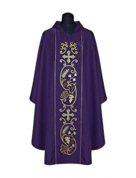 Casula riccamente ricamata