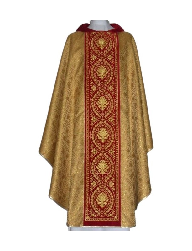 Casulla con roseta - pas bordado de terciopelo