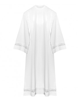Priest's alb with guipure insert (04)
