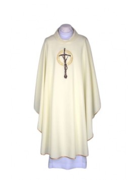 Embroidered ecru chasuble - Papal Cross (A4)
