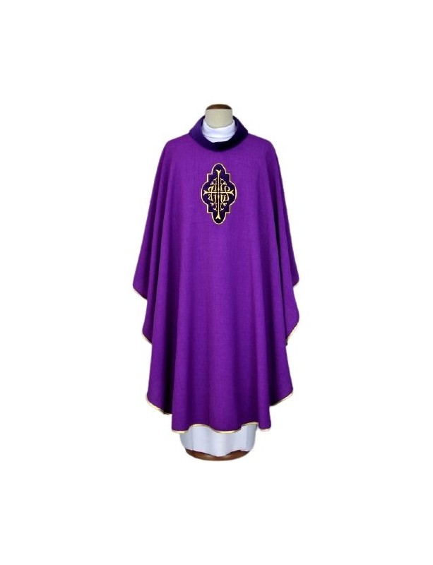 Purple chasuble with embroidered velvet application (13)