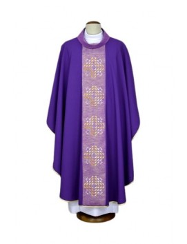 Purple chasuble with modern embroideries (16)