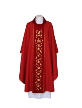 Embroidered red chasuble, damask fabric - IHS (21)