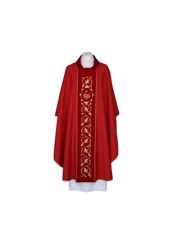 Embroidered red chasuble, damask fabric - IHS (21)