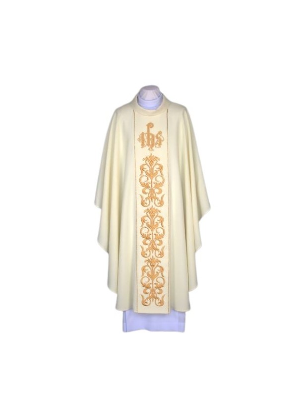 Chasuble brodée écrue - IHS