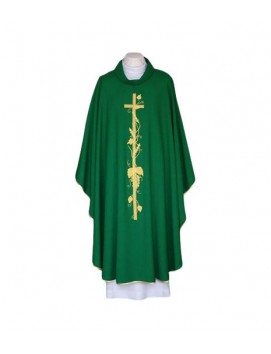Chasuble brodée verte, garniture dorée