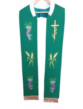 Green embroidered concelebration stole (1)