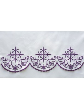 Gesticktes Altartuch - violettes Kreuz