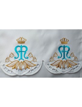 Embroidered Marian tablecloth (79)