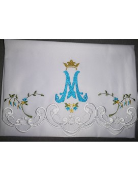 Embroidered Marian tablecloth (84)