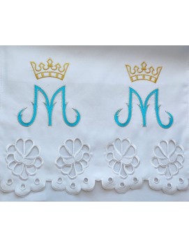 Embroidered Marian tablecloth (85)