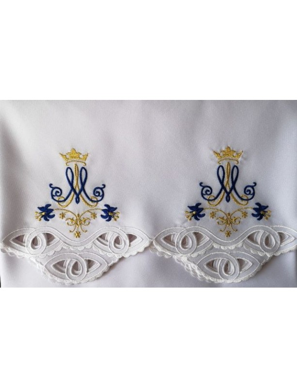 Mantel mariano bordado
