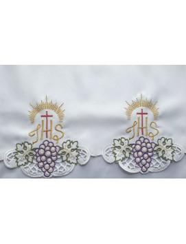 Haftowany obrus ołtarzowy - wzór eucharystyczny