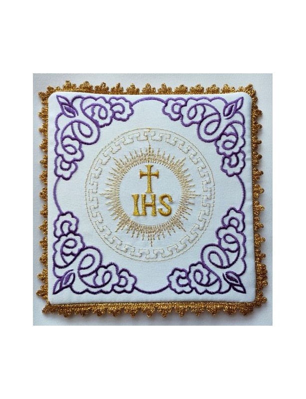 Kelchdeckchen bestickt Ekru, violettes IHS