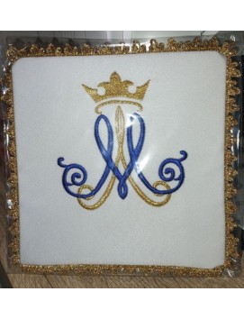 Pale brodé motif marial M (9).