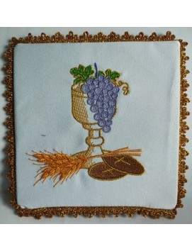 Embroidered chalice pall, grapes (25)