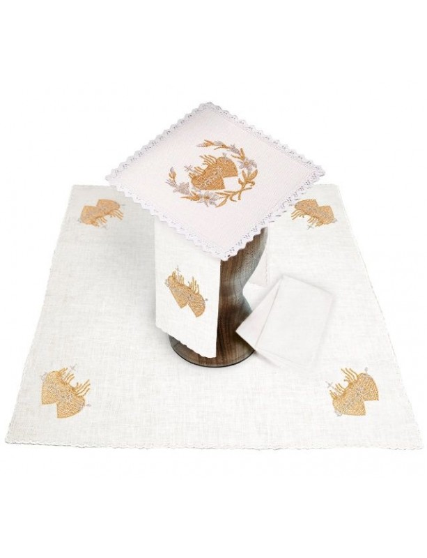 Serviette de calice, brodée - Coeurs couronnés
