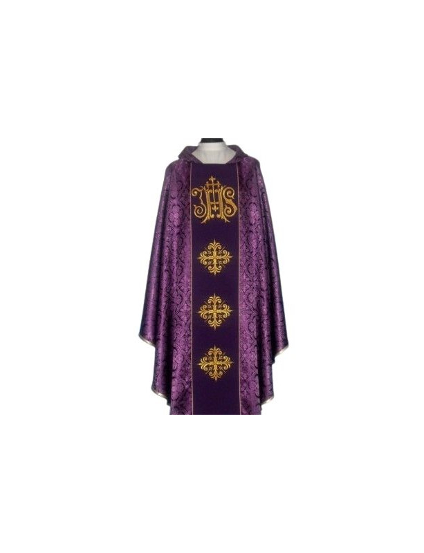 Chasuble with computer-embroidered belt
