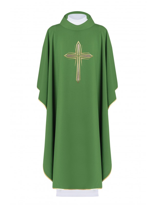 Embroidered chasuble with the symbol of the Cross - green (H11)
