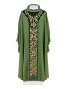 Chasuble decorated with embroidery on velvet - green (H43)