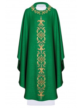 Chasuble richly embroidered, decorative stones - green (H62)