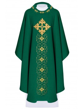 Chasuble richly embroidered, decorative stones - green (H69)