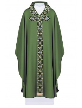 Chasuble with embroidered belt and collar. cross motif - green (H86)