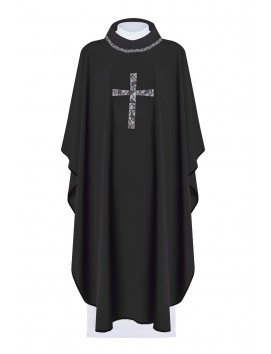 Ornat haftowany z symbolem krzyża - czarny (H117)