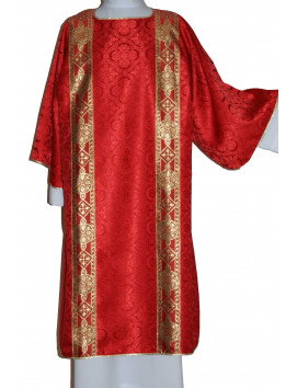 Dalmatic color red