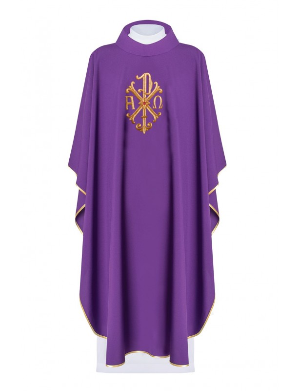 Besticktes Messgewand mit den Symbolen Alpha, Omega und PAX - violett (H135)