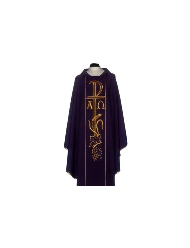 Casulla con pas bordado con motivo Alfa y Omega