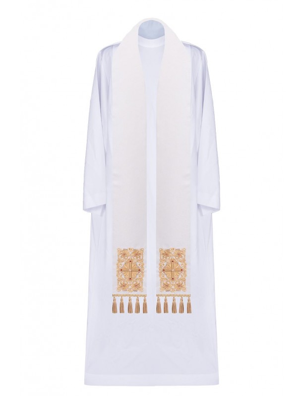 Embroidered stole embellished with tangs (2H)