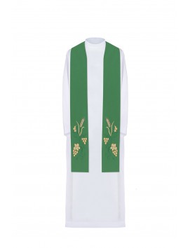 Embroidered green priest's stole (11H)