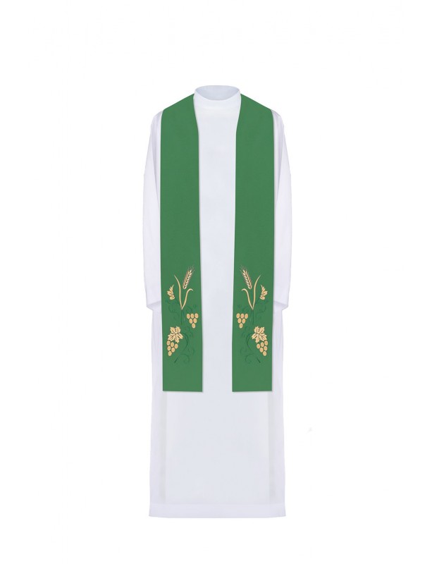 Embroidered green priest's stole (11H)