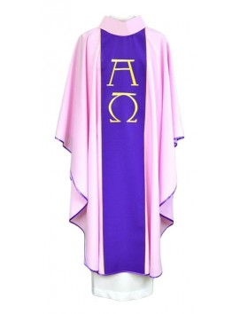 A casula de sacerdote rosa, bordada, Alfa e Ómega (3K)