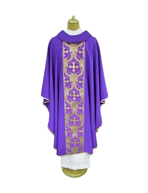 Purple priest chasuble, woven - Crosses (4K)