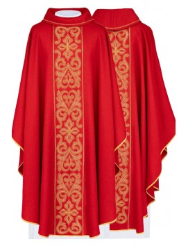 Embroidered red chasuble, crosses (H204)