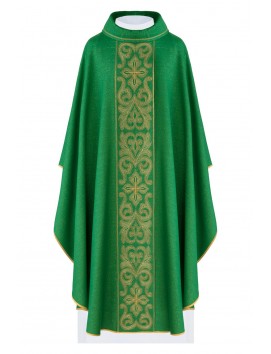 Green embroidered chasuble, crosses (H206)