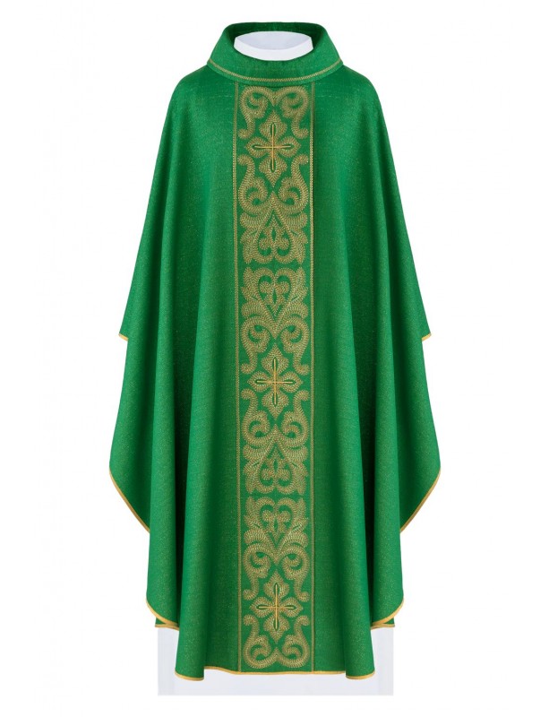 Green embroidered chasuble, crosses (H206)