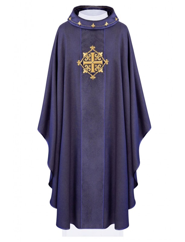 Chasuble violette brodée, velours, symbole de la croix (H207)