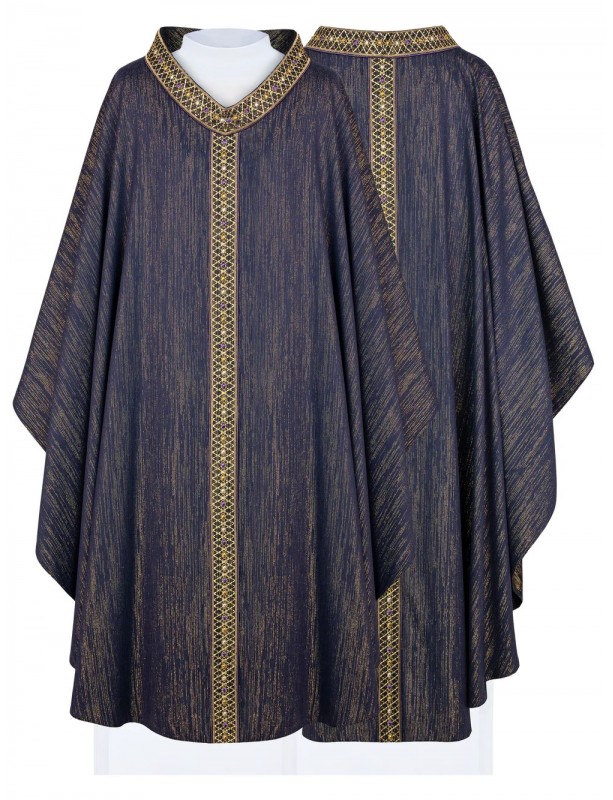 Purple chasuble with embroidered collar and belt (H220)