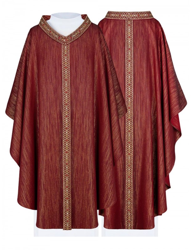 Red chasuble with embroidered collar and belt (H222)