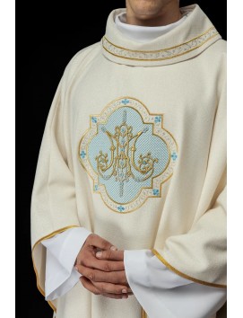 Embroidered chasuble with Marian motif - ecru (128H)
