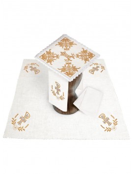 Chalice linen set, linen, gold embroidery of Mary (116H)